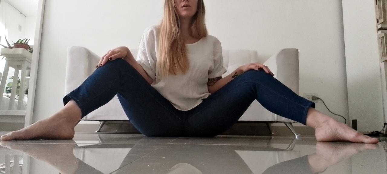 Jazmin-Hot