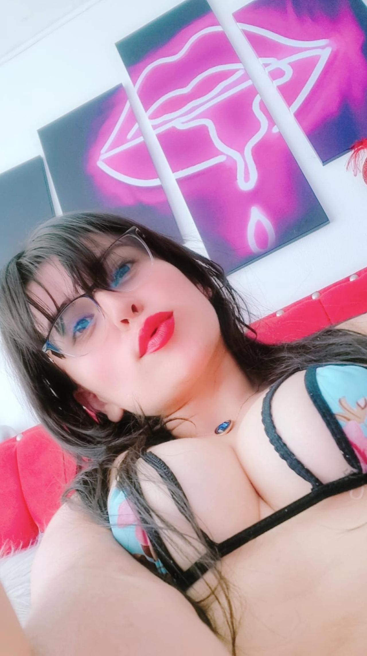 KarelySexy