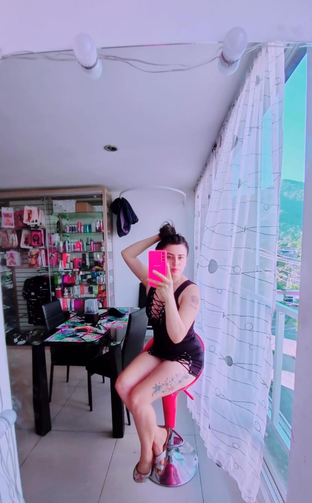 KarelySexy