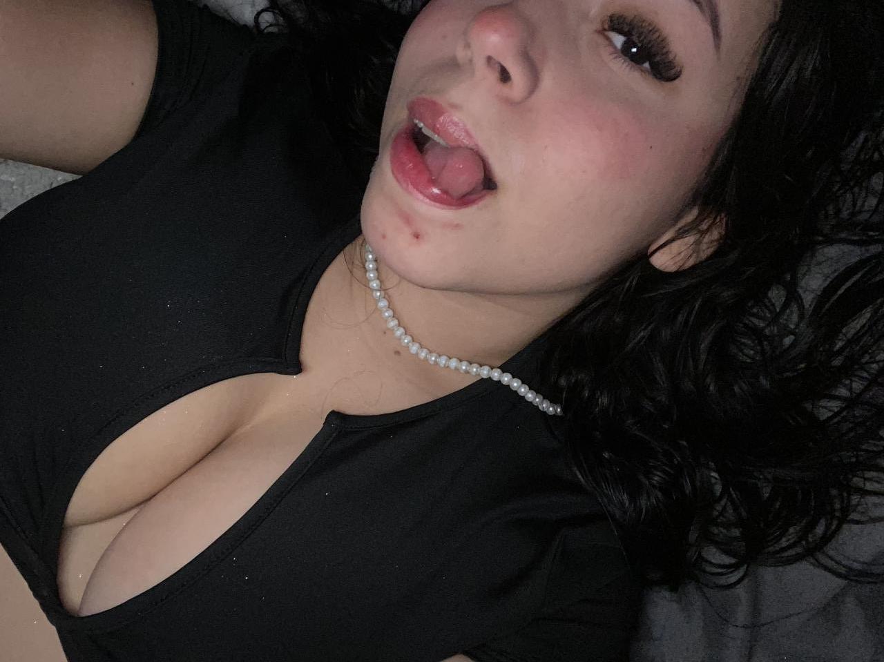 MAEVE_BIGBOOBS