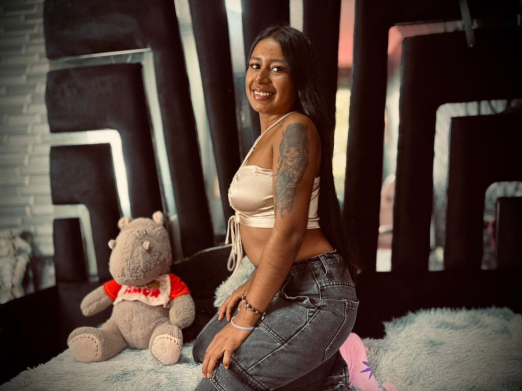 Pilladas a una tetona andaluza | Putalocura.com