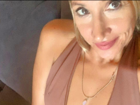Antonella-blond profile
